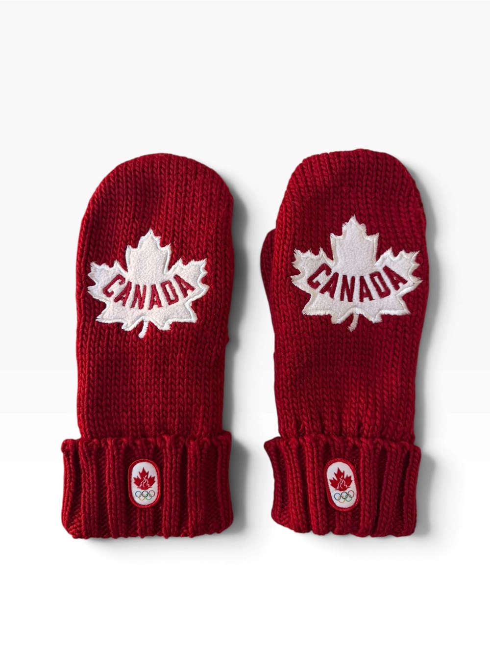 Hudson’s Bay Co 2012 Olympic Red Knit Mittens #01-2012 Small/Medium